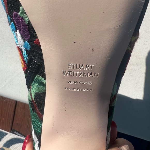 Stuart Weitzman Women’s bootie in botanical embroidery size 10 heel 3.8” - Picture 6 of 7